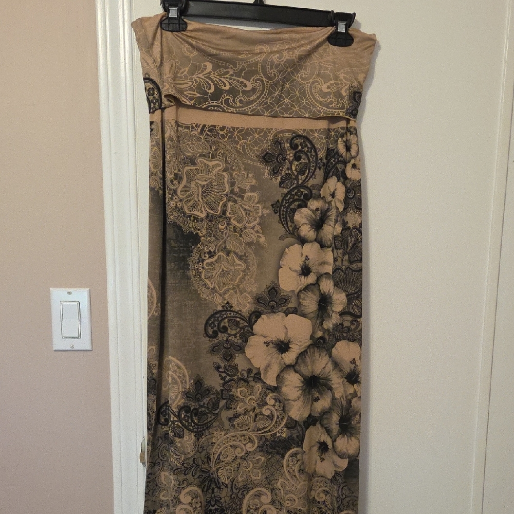 Floral Maxi skirt